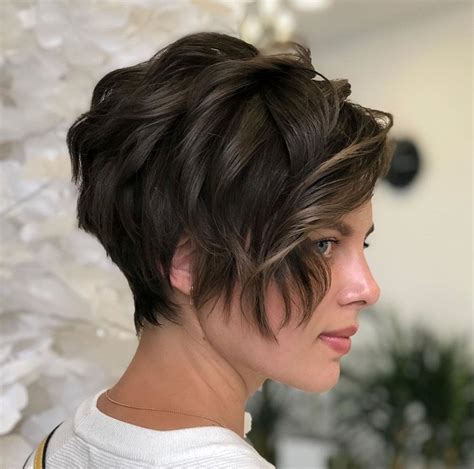 coupe de cheveux courte femme 2023|coupe de cheveux court 2023.